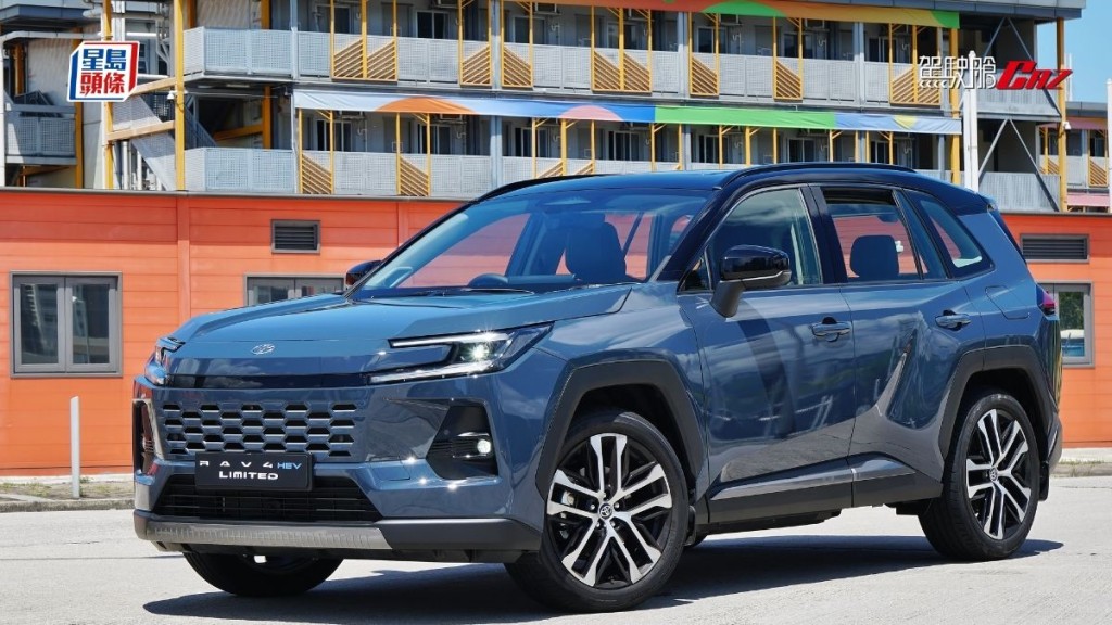 全新第六代豐田Toyota RAV4 HEV混能四驅SUV抵港，備有越野Adventure與旗艦Limited兩版本，售價$379,890起。