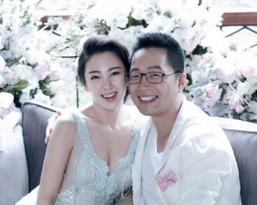 張雨綺前夫袁巴元疑不滿其新歡白食白住,發文暗諷對方。網圖