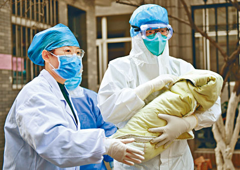 ■早前陝西孕婦染疫誕女,女嬰兩次檢測均顯示陰性。