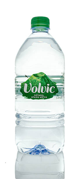 沃尔维克（Volvic）是知名天然矿泉水品牌。