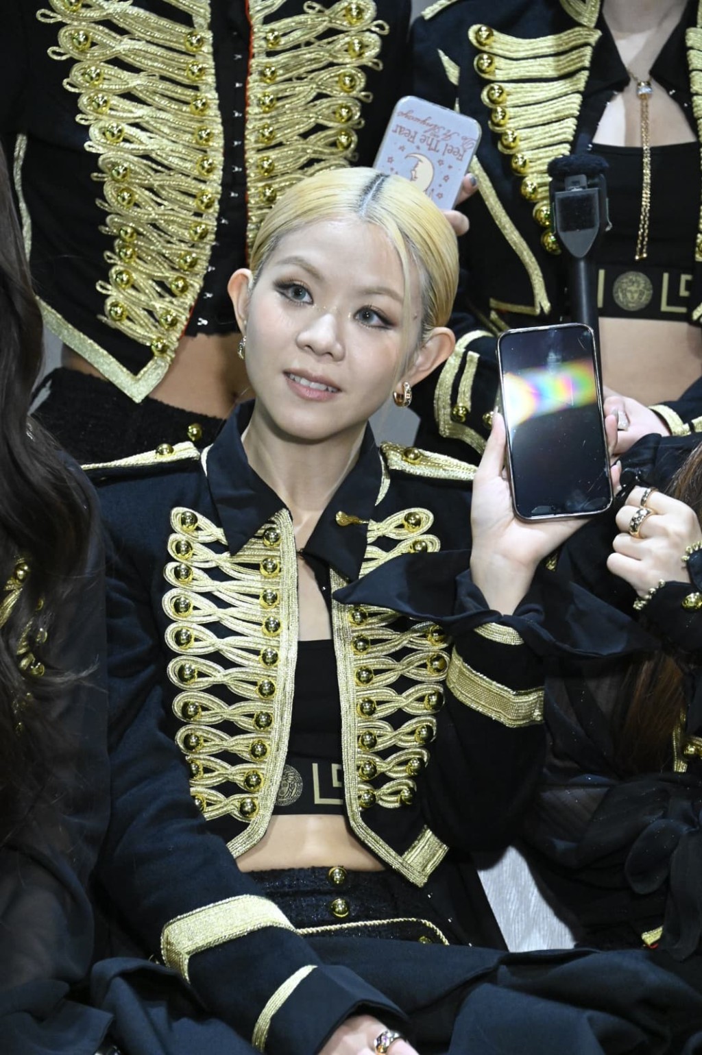 COLLAR工作多多，问到可有遭到男友投诉？Gao笑指男友习惯了。