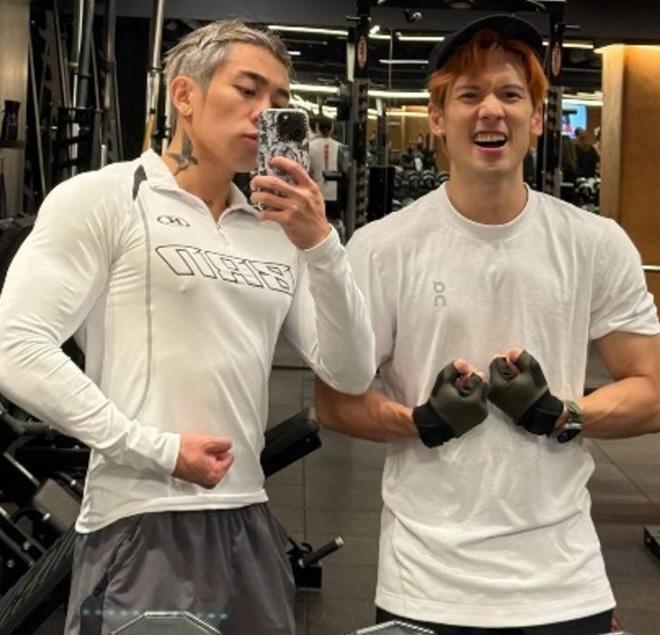 日前Kenny在健身室巧遇Tyson Yoshi。 日前Kenny在健身室巧遇Tyson Yoshi。