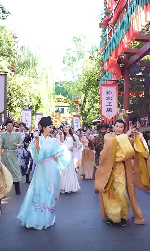 鄭國霖還原了「李世民」的經典造型。抖音