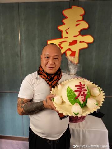 「大佬B」吳志雄已經72歲。