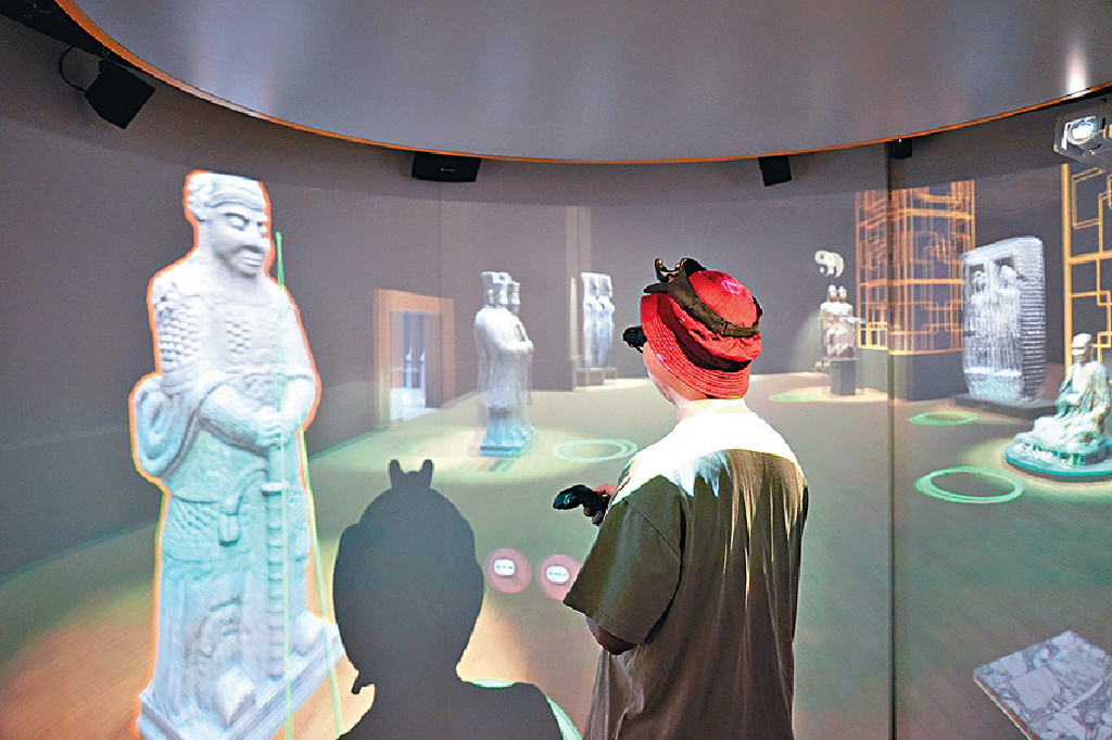 ■小學部設VR/AR創新實驗室,可體驗虛擬實境或擴增實境,學生更可播放自己設計的場景和360度影片。 ■小學部設VR/AR創新實驗室,可體驗虛擬實境或擴增實境,學生更可播放自己設計的場景和360度影片。