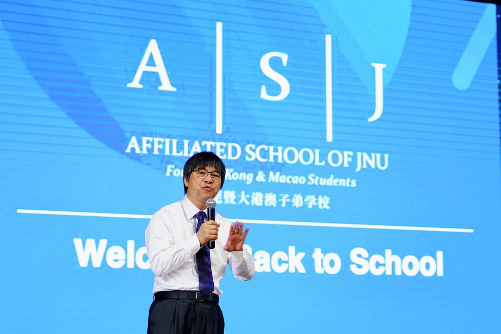 東莞暨大港澳子弟學校總校長賴炳華表示，去年8月已向教育局申請在大灣區開設中學文憑試考場，以及保送學生應考，他表示局方的審批相當嚴謹。資料圖片