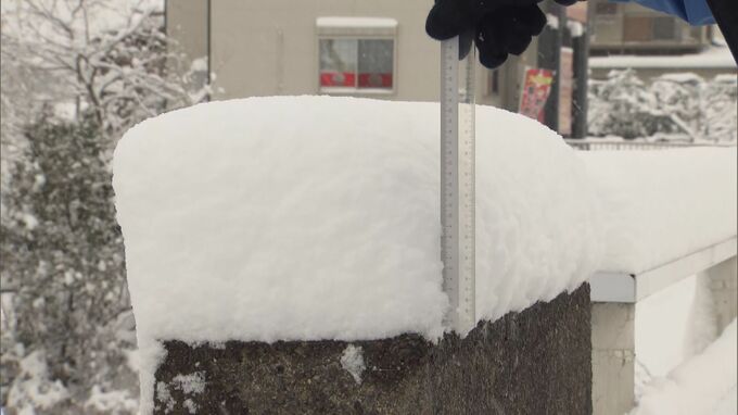 以靠日本海侧为主的地区持续降雪，积雪破纪录。网上图片