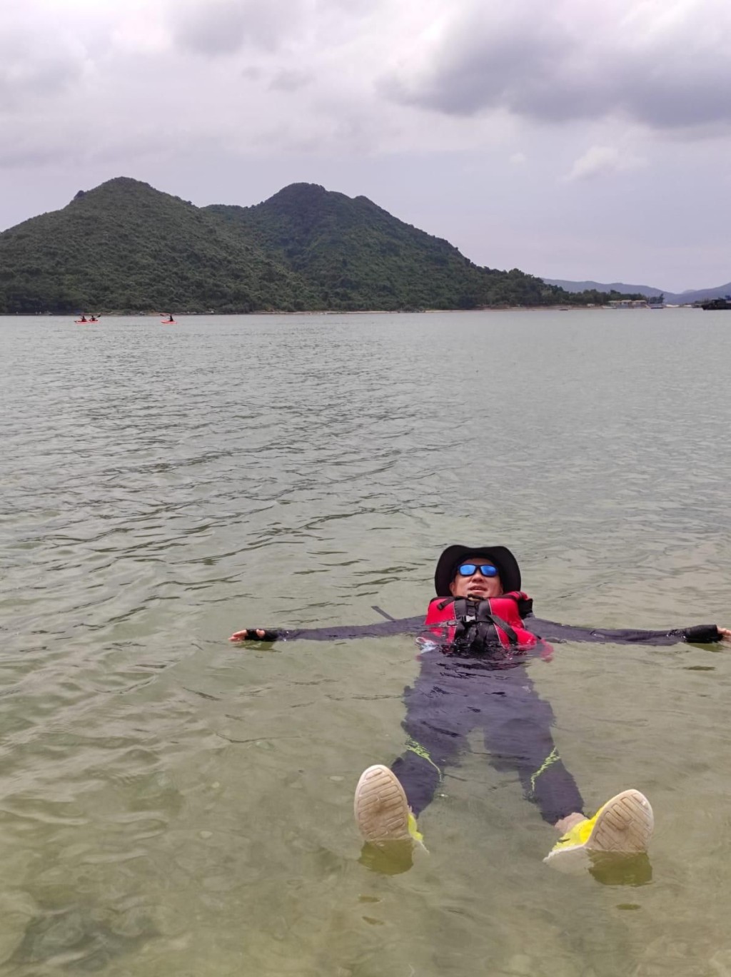 參加浮潛並不需要潛水牌，便可欣賞香港海洋生態。
