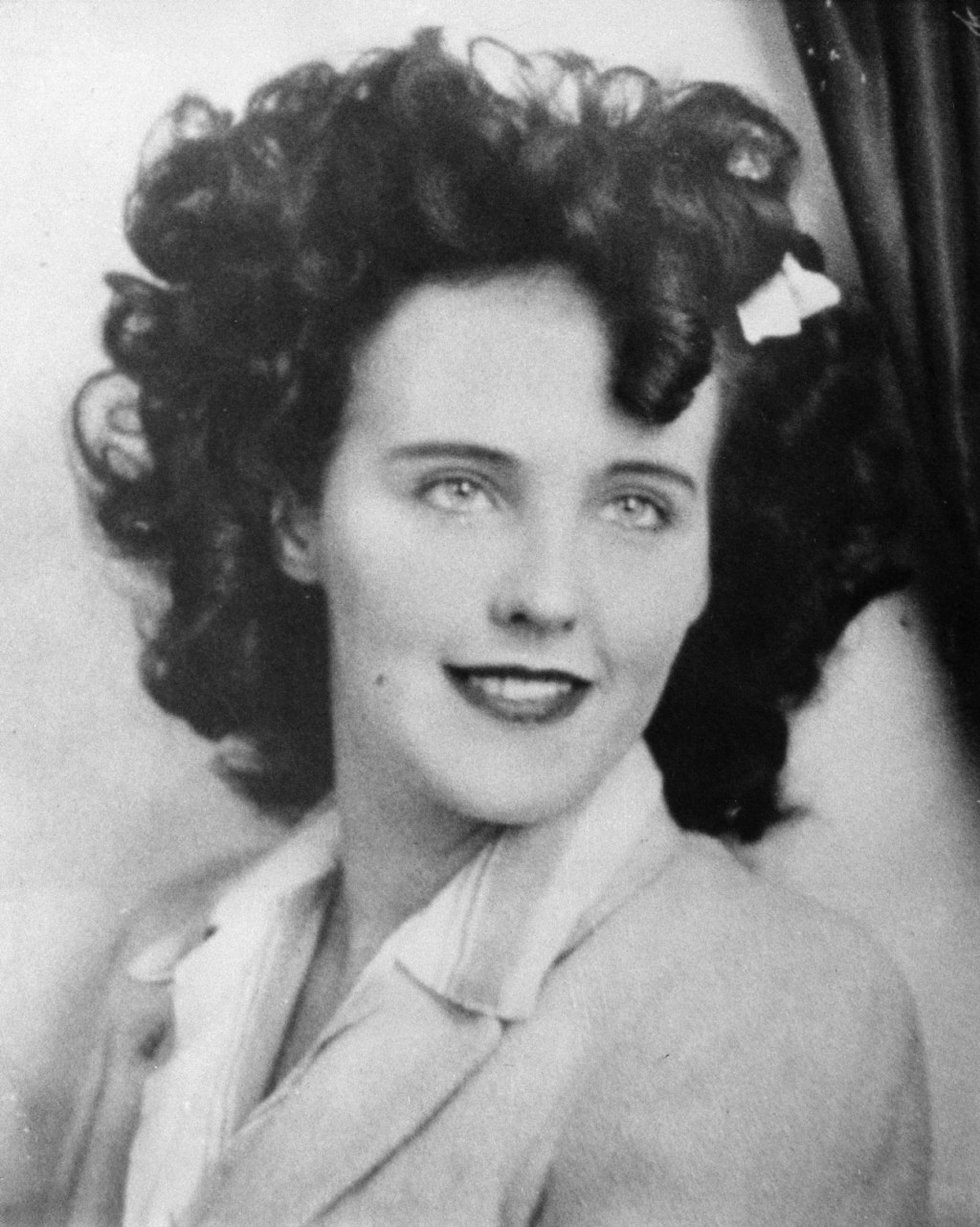 1946年的「黑色大理花」（Black Dahlia）伊莉莎白．萧特（Elizabeth Short）。