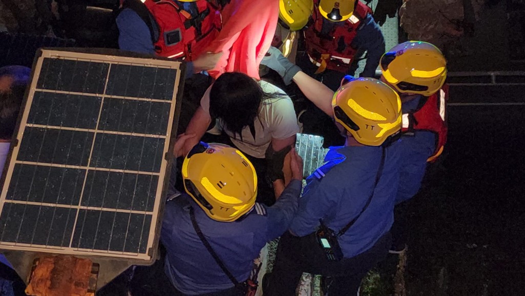 涉事少女年約17歲，獲救時神志清醒，且表現合作並無反抗。黎志偉攝