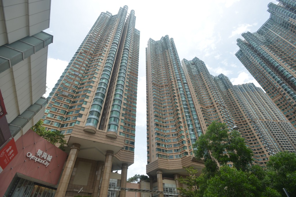 大角咀帝柏海灣1座高層D室，面積約1014方呎，獲區內用家經議價後以2608萬成交。