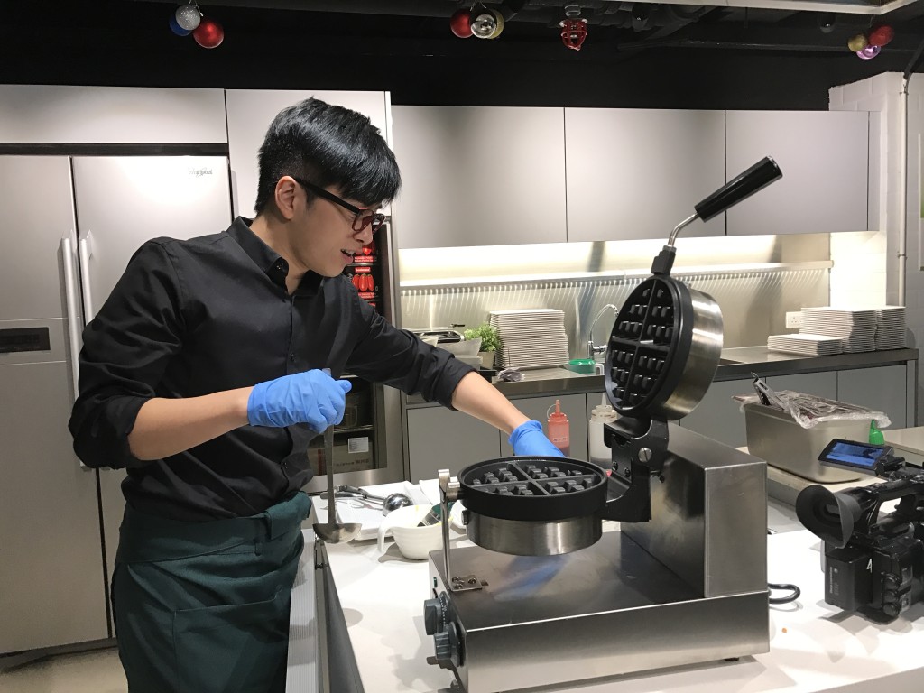 炮製「細寶牌窩夫」。