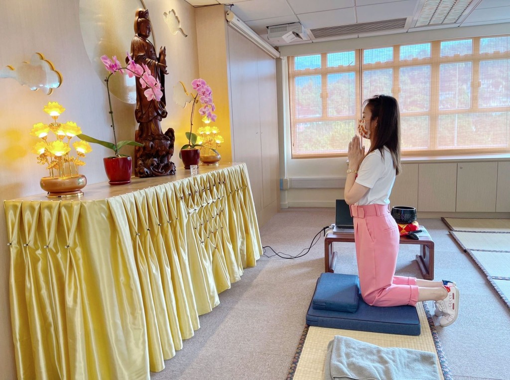 更有莊嚴佛堂，令瑪姬大開眼界。
