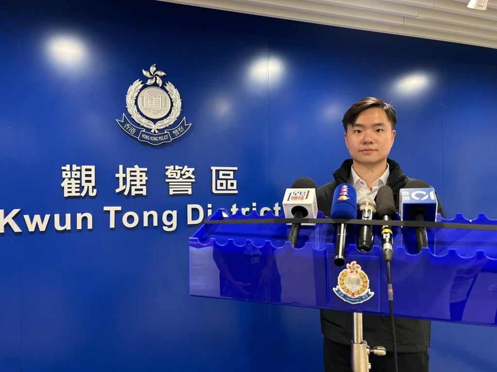 觀塘警區刑事調查隊第六隊主管督察郭佳達交代案情。曾志恆攝 觀塘警區刑事調查隊第六隊主管督察郭佳達交代案情。曾志恆攝