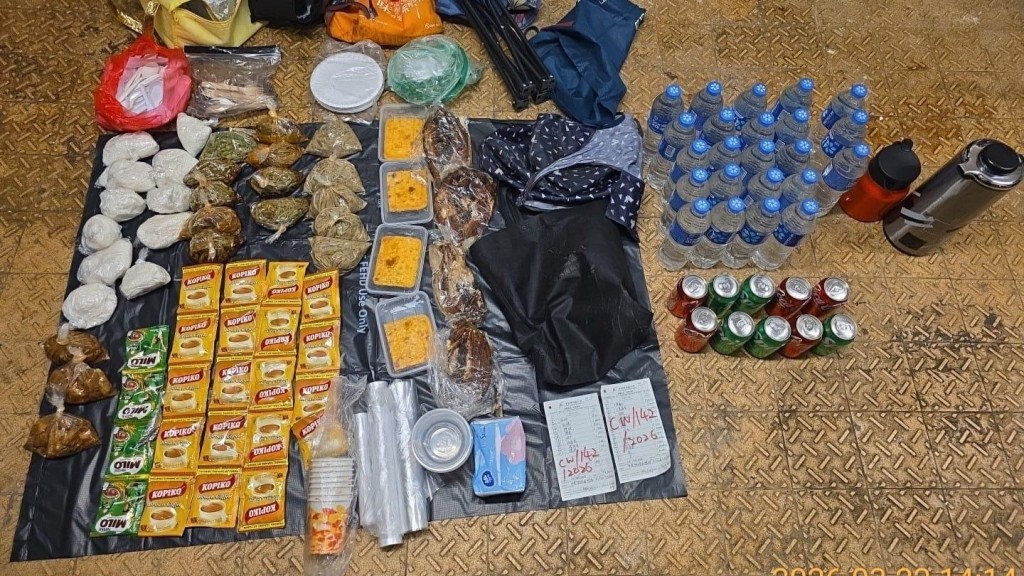 食環署多區打擊無牌小販 周末行動拘4外籍人士 檢近150公斤食物