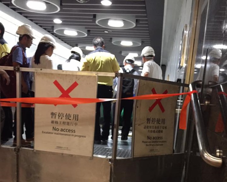 港鐵鑽石山站電梯自炒。香港突發事故報料區圖片