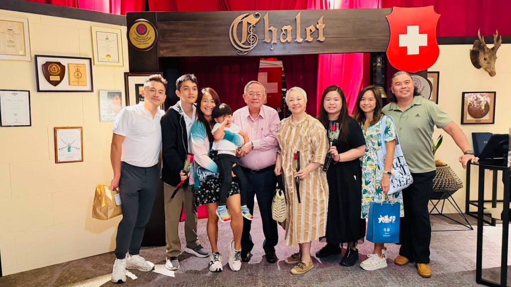 陳秋霞的三個女兒已經長大。 陳秋霞的三個女兒已經長大。