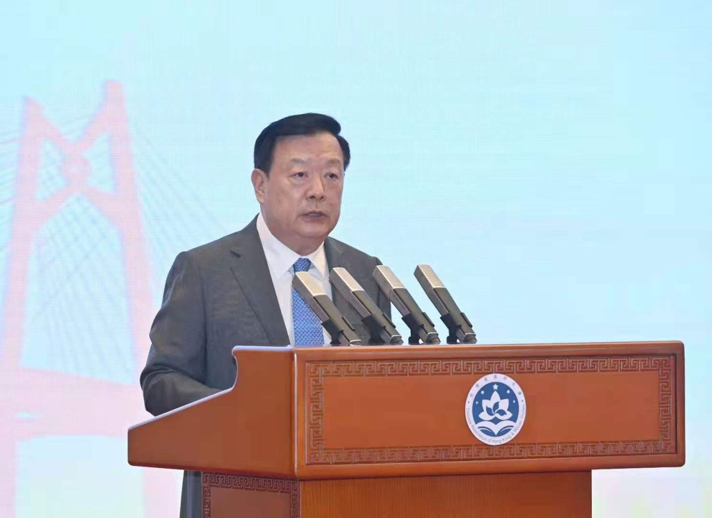 全国政协副主席、国务院港澳事务办公室主任夏宝龙列出下任特首的五大要求：立场坚定、担当作为、为民爱民、具责任心及有感召力。