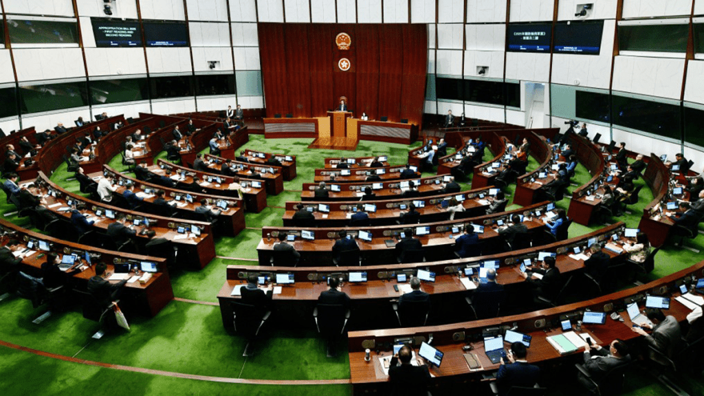 大棋盤︱官員有份評分 「敢言」議員連任有危機?