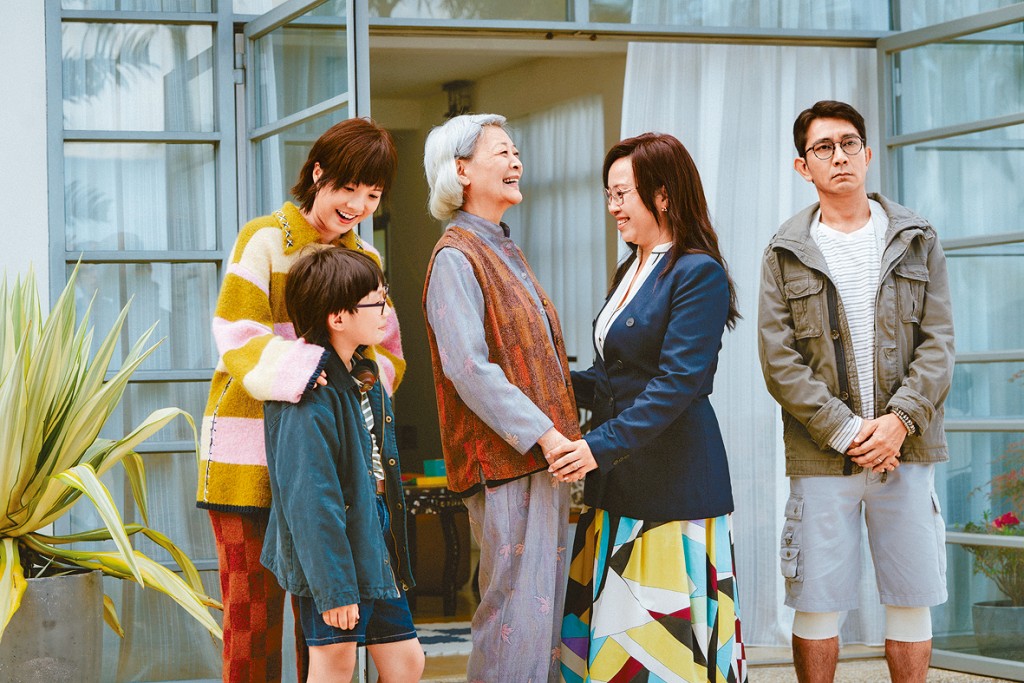 有「配角天后」之称的金燕玲再当主角。