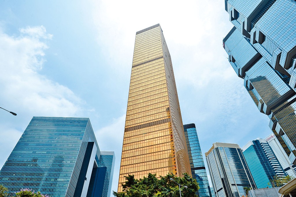 金鐘遠東金融中心中層以每呎約55元租出，較舊租下跌約25%。