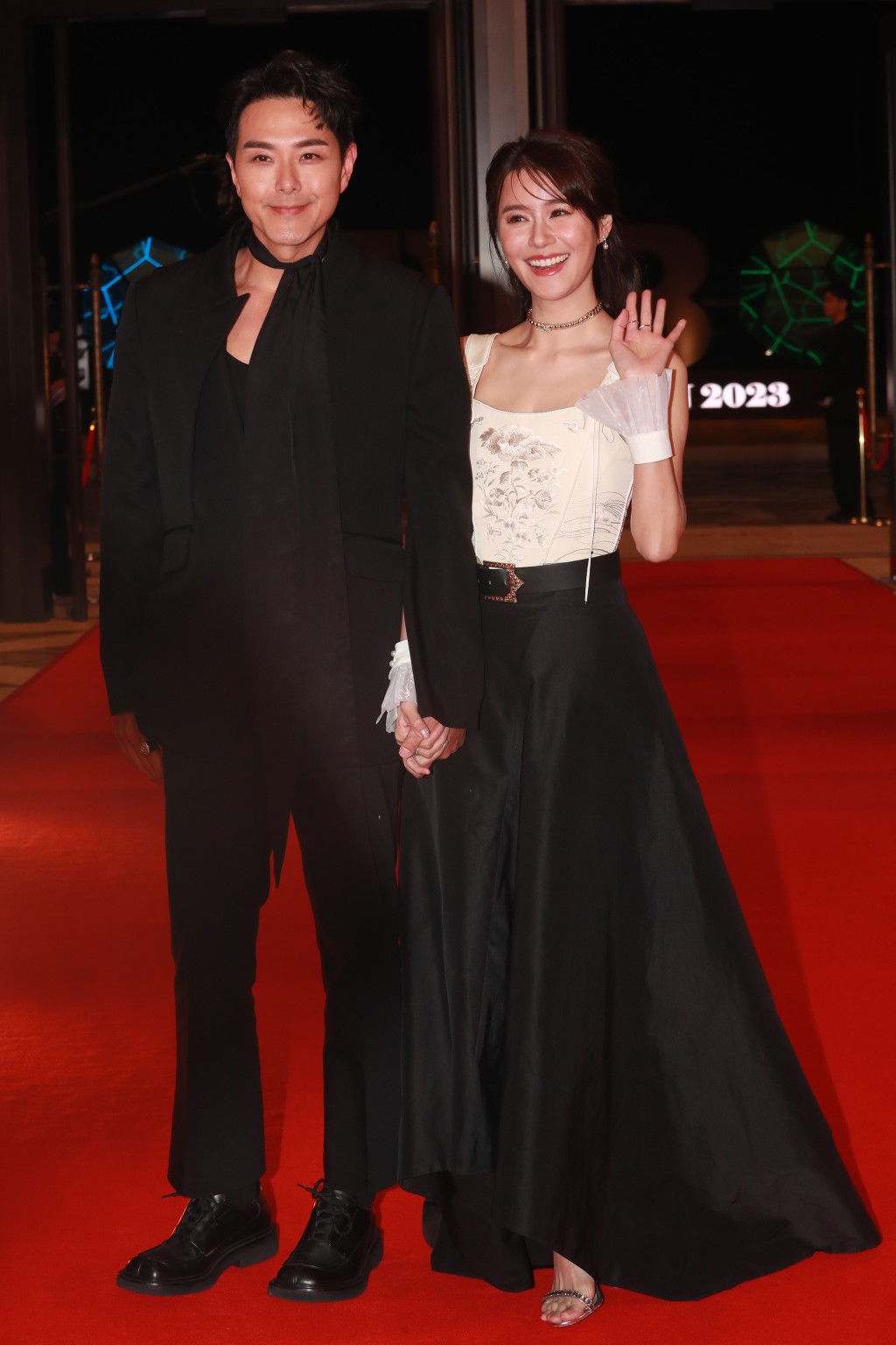 萧正楠与黄翠如上月拖手出席「万千星辉颁奖典礼2023」。