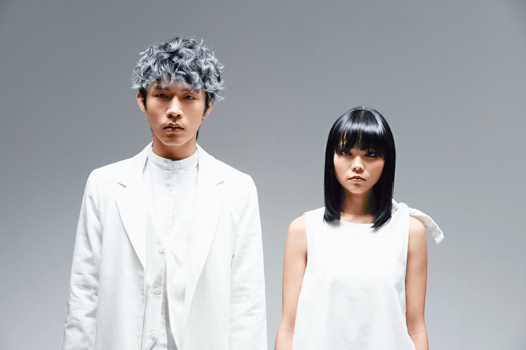 per se由Stephen Mok（左）和Sandy Ip（右）於2012年組成。
　　