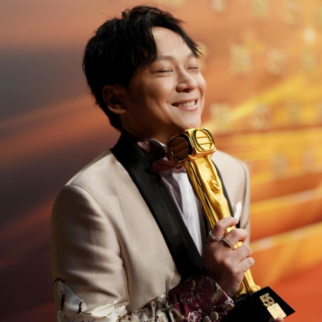 邓智坚去年已凭《下流上车族》在《万千星辉颁奖典礼》摘下「最佳男配角」。
