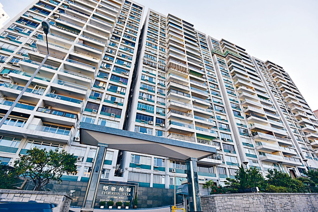 松柏新邨凶宅同層戶以6300萬沽。