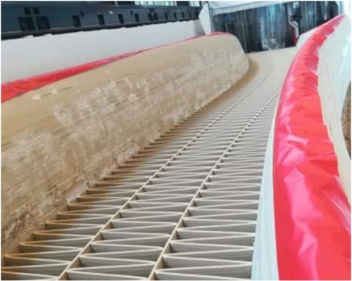 這座橋具有復雜的多維度曲面。