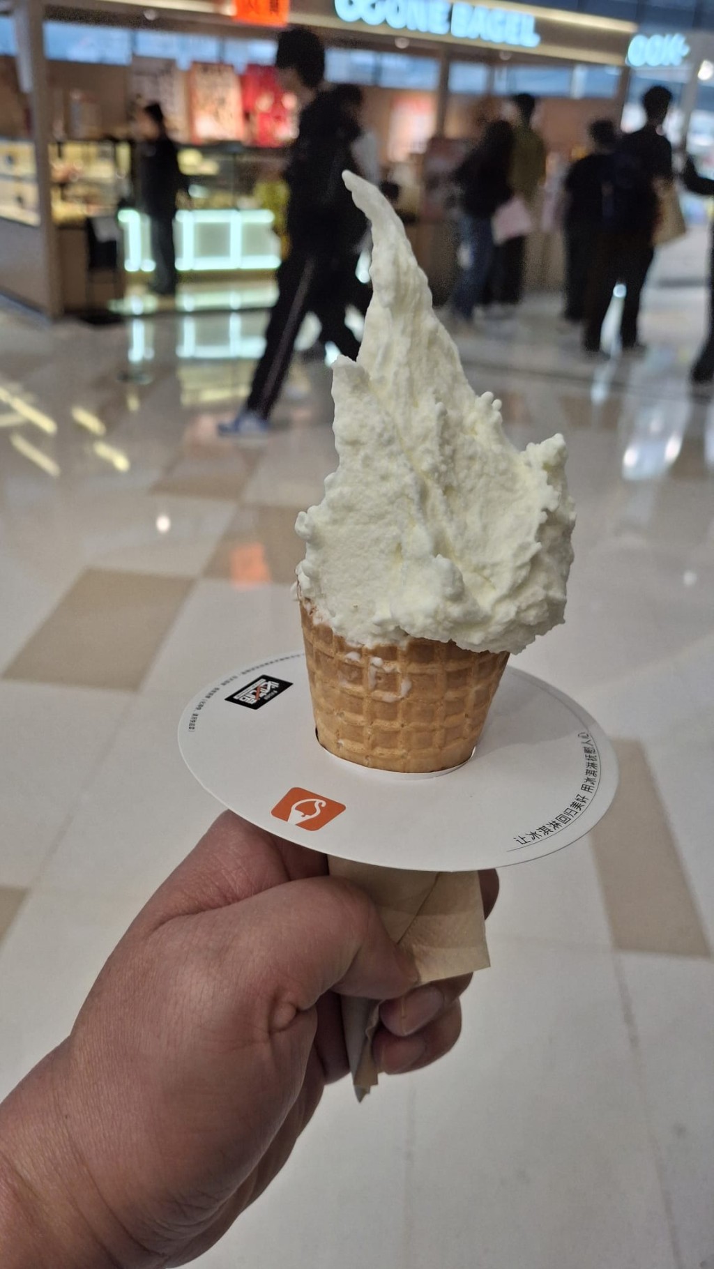 內地人氣意式手工雪糕（Gelato）連鎖品牌「野人先生」近年迅速走紅，目前內地分店已突破1,400 間。