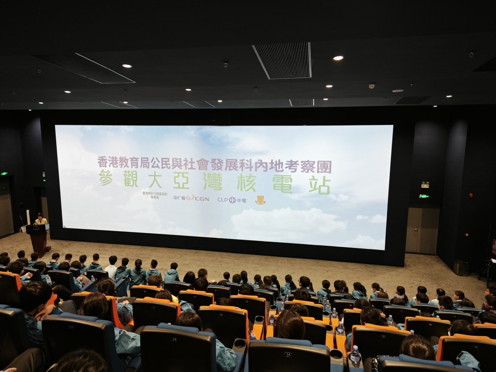 嘉賓在啟動禮致辭 嘉賓在啟動禮致辭