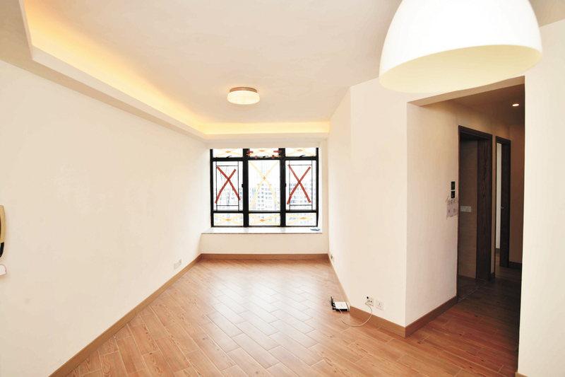 這個康怡花園R座頂層單位，實用面積466方呎，最新叫價800萬。