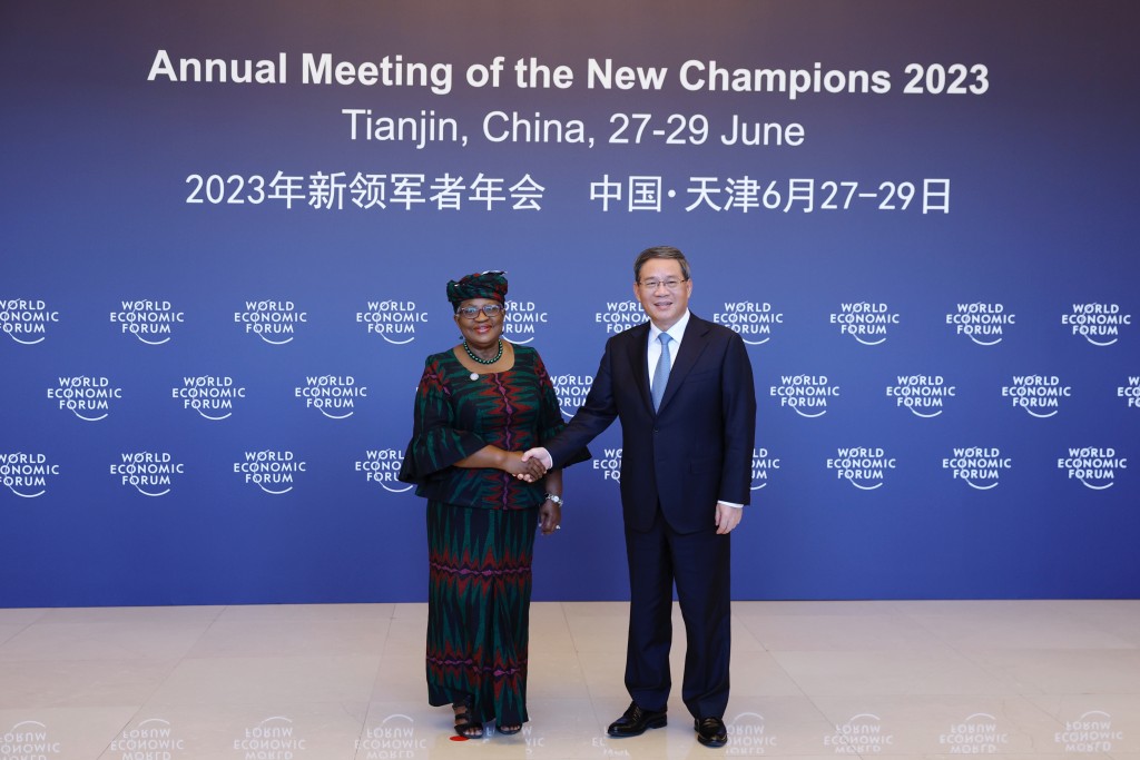 6月26日下午，国务院总理李强在天津会见世界贸易组织总干事伊维拉。 新华社