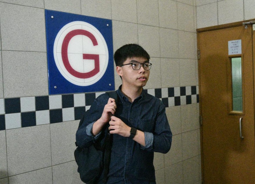 黃之鋒批評選舉主任一直拖延。