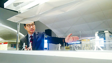 ■方瑞文表示，將引入智能登機閘口，以容貌識別技術加快旅客上機流程。