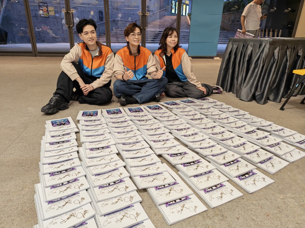 顏志恆（Benson）、魏嘉信（Cris）及林兆霞合作愉快。