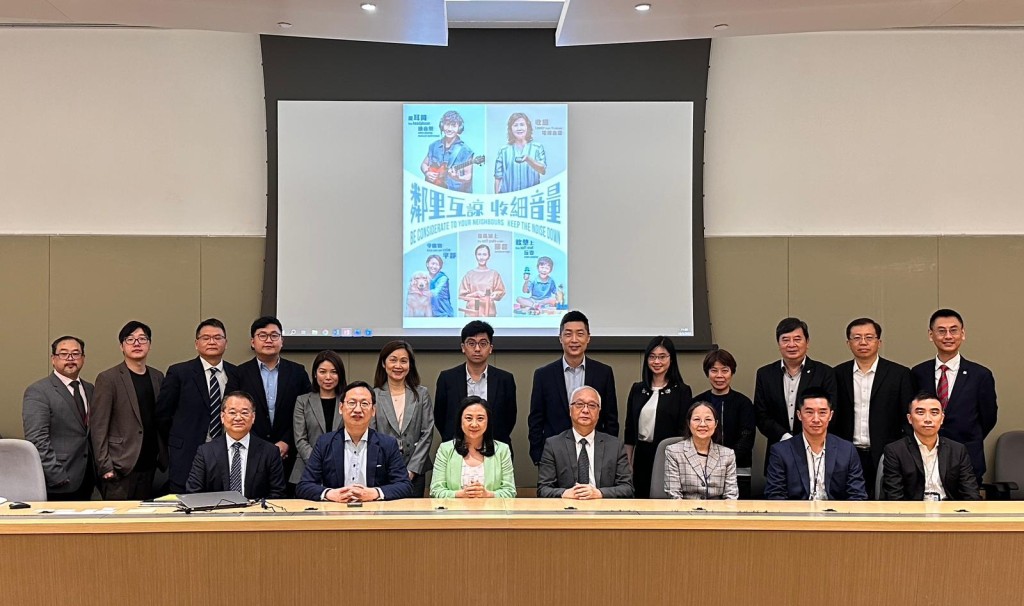 環境及生態局今日(16日)舉辦「住宅噪音座談會」,由局長謝展寰主持。葛珮帆供圖