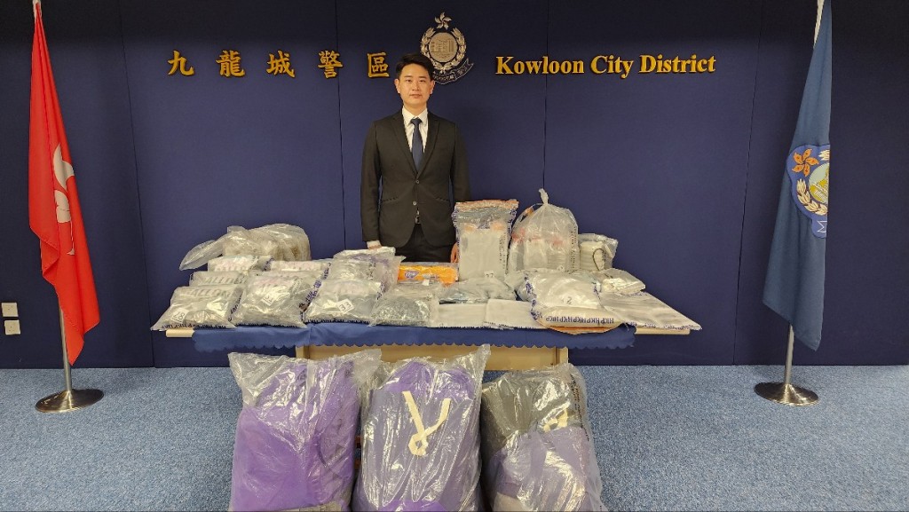 警方展示涉案證物。黃文威攝 警方展示涉案證物。黃文威攝