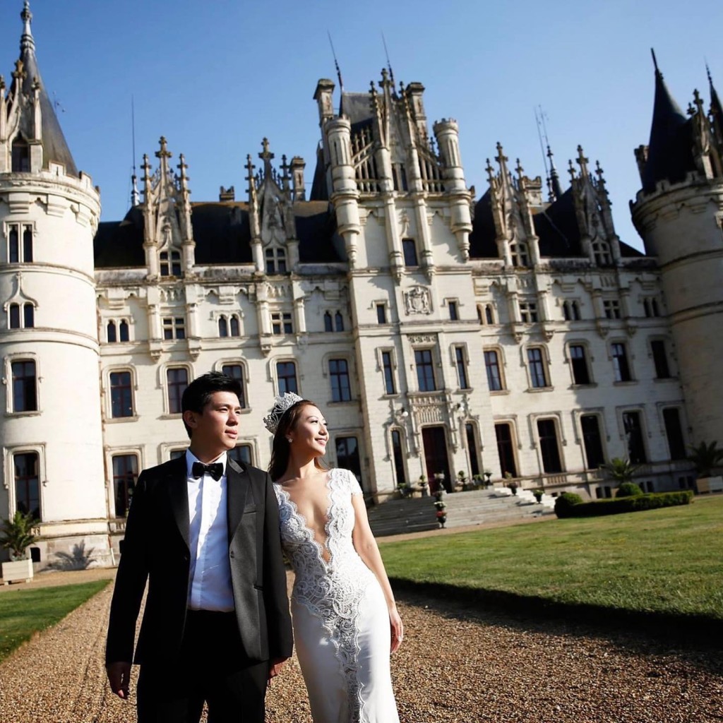 支喾仪与任职摄影师的老公Jimmy，于2017年在法国举行婚礼。