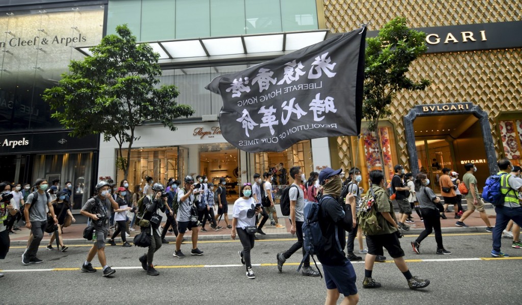 港府強調，奉公守法的人士不會誤墮法網。警方作出的拘捕是基於證據和嚴格按照法律進行。資料圖片