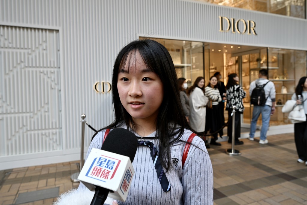 來自馬來西亞的遊客廖小姐一行4人來港遊玩。