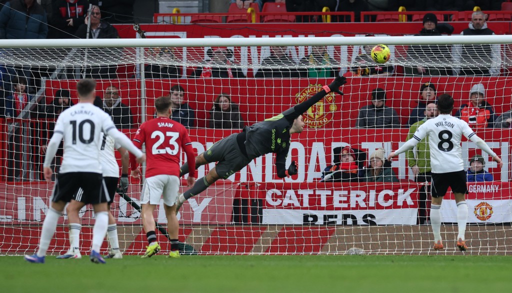 奇雲山度士射入世界波，富咸於補時1分鐘追和2:2。路透社