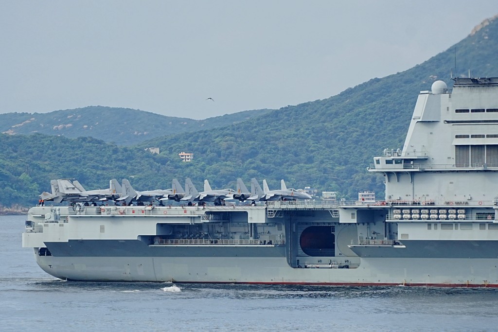 山東艦 - 山東艦航母編隊訪港。汪旭峰攝