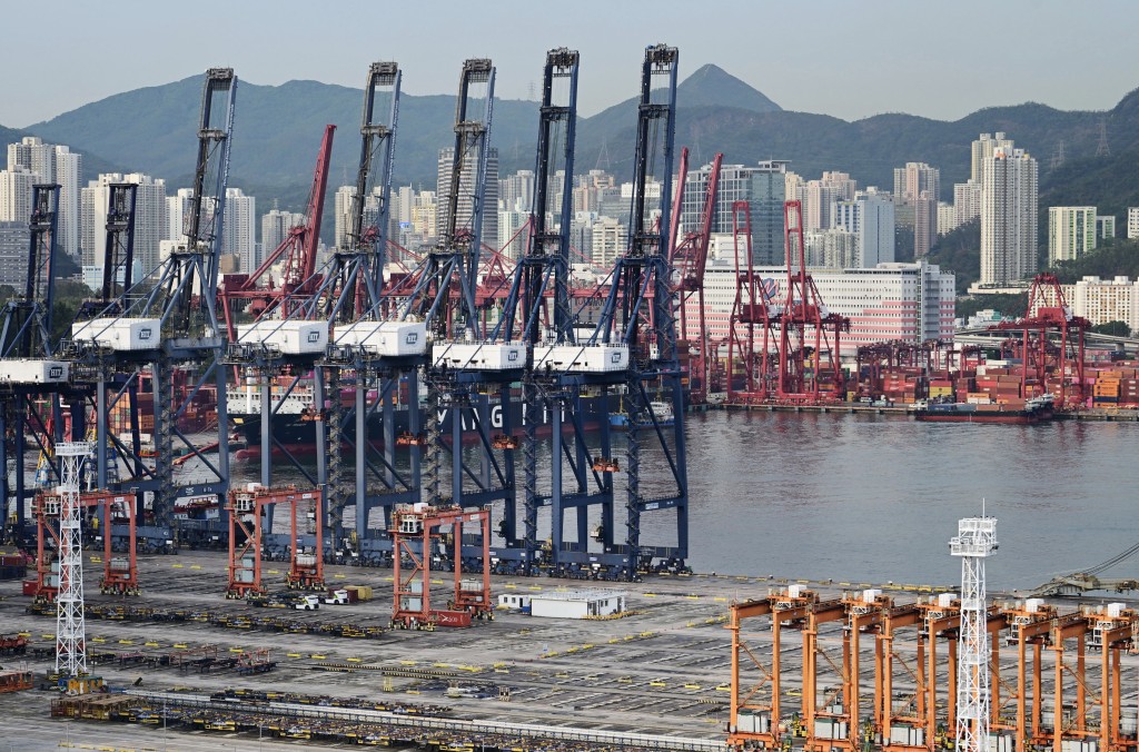 林世雄承認香港營運成本較大灣區內臨近港口為高。
