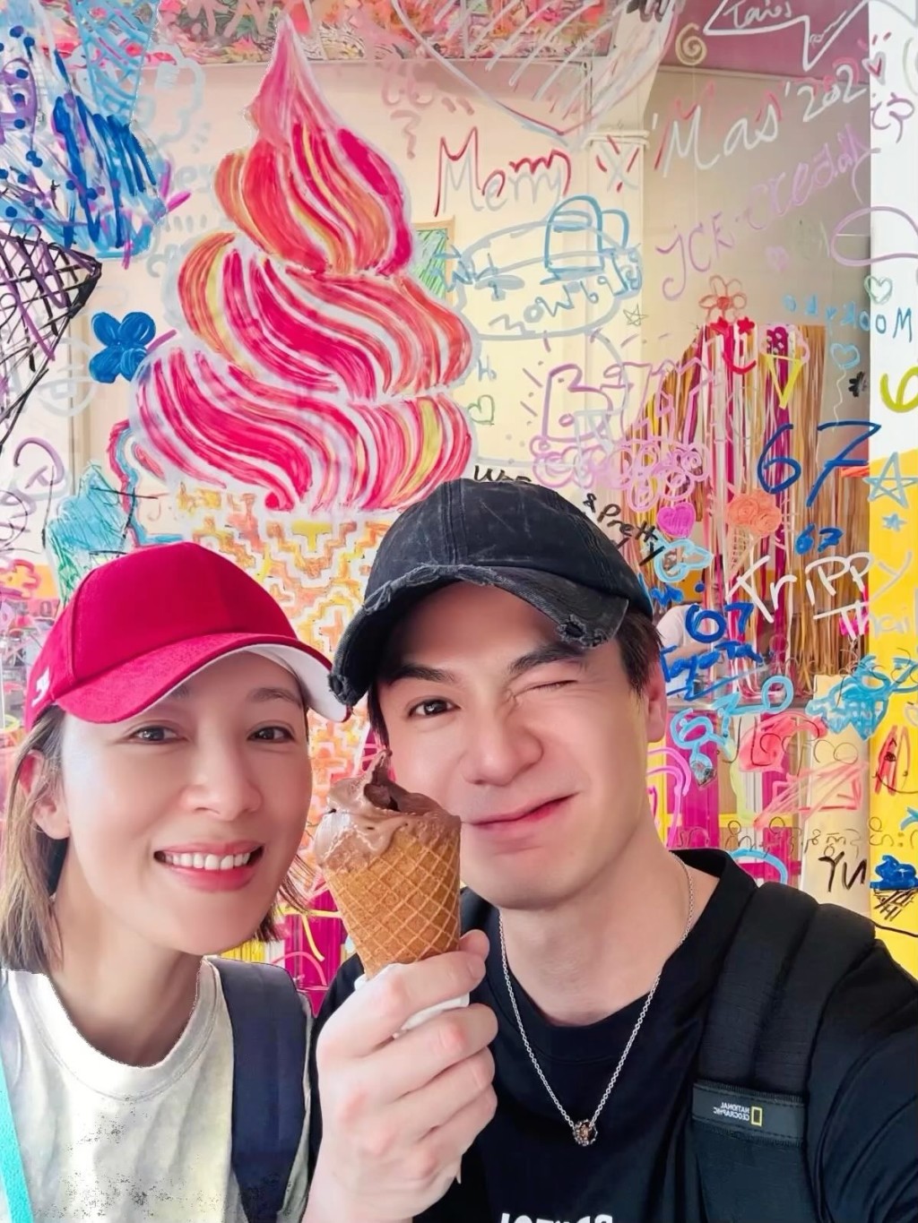 楊茜堯和老公羅子溢經常拍拖放閃。