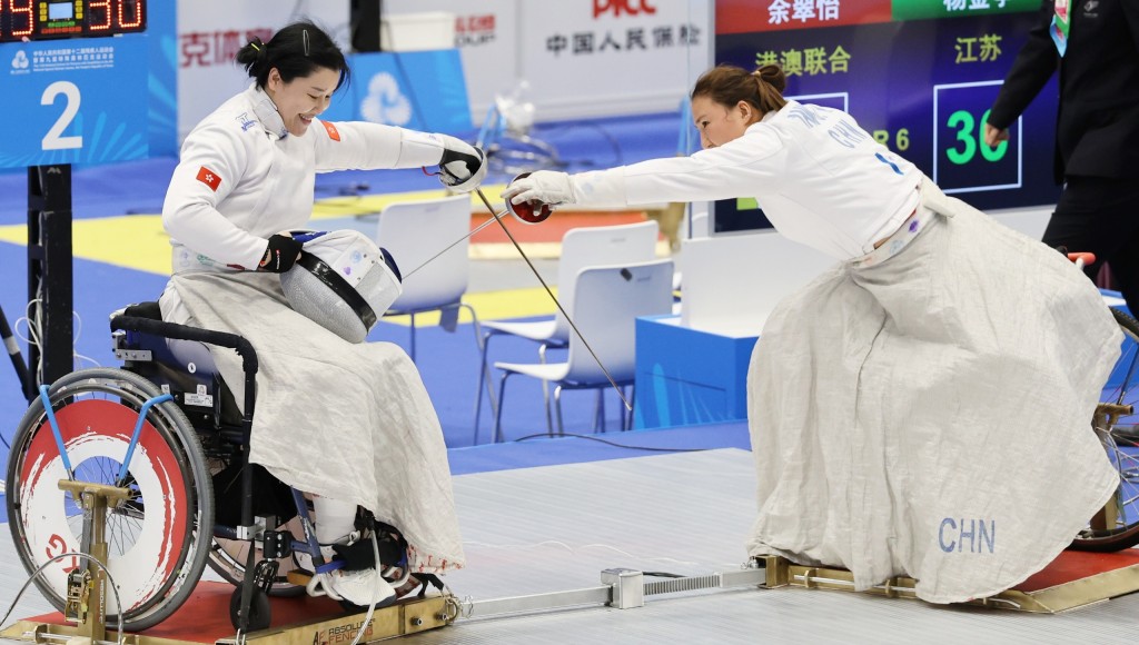 翠怡（左）跟江蘇的楊金亭（右）旗鼓相當。徐嘉華攝