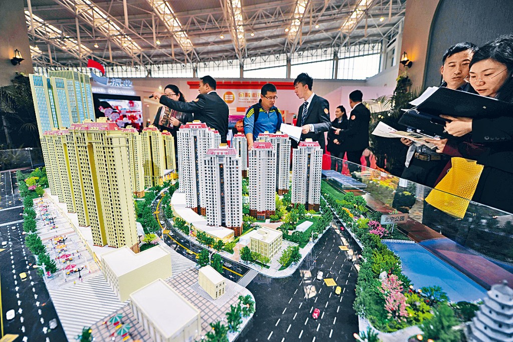 ■中资企业债券违约加速，房地产行业以约27%的违约规模占比居首。