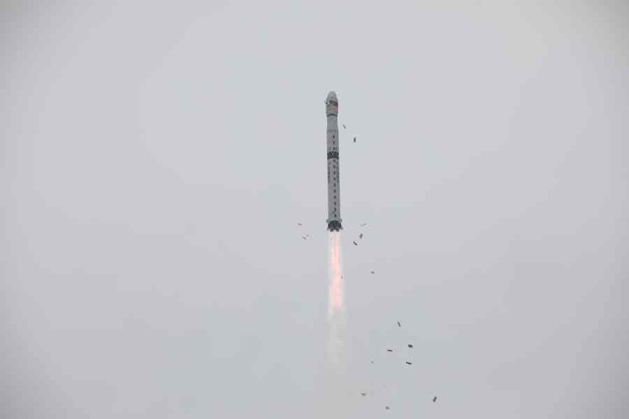 太原卫星发射中心用长征四号乙运载火箭成功将资源三号03星送入预定轨道。新华社