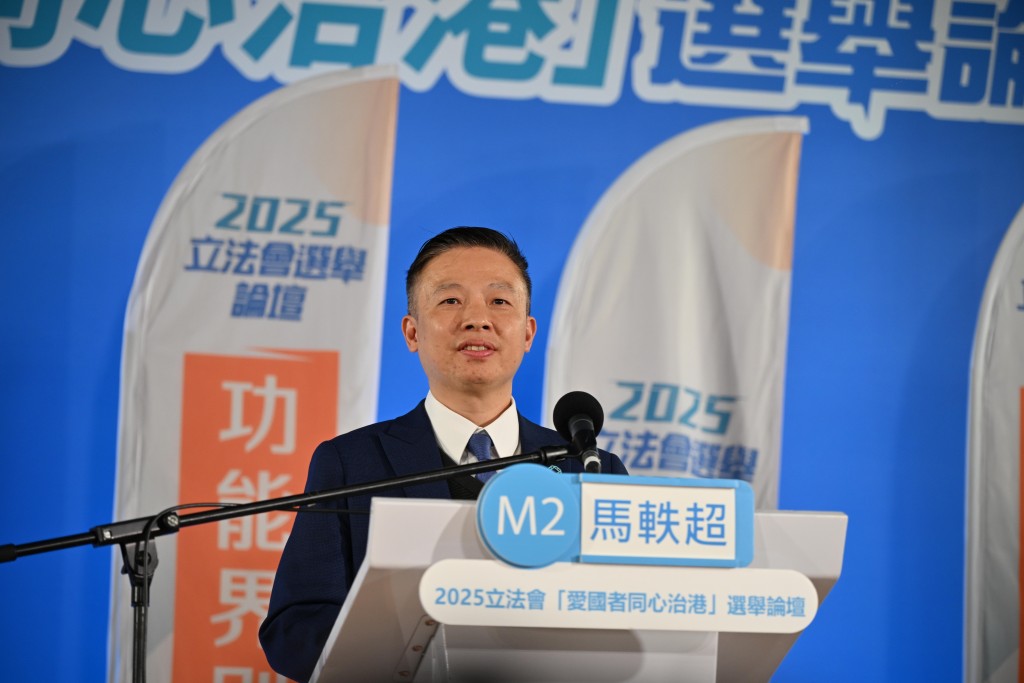 他指目前政府提供2萬元生育獎勵效果有限,認為應提高至10萬元。 他指目前政府提供2萬元生育獎勵效果有限,認為應提高至10萬元。